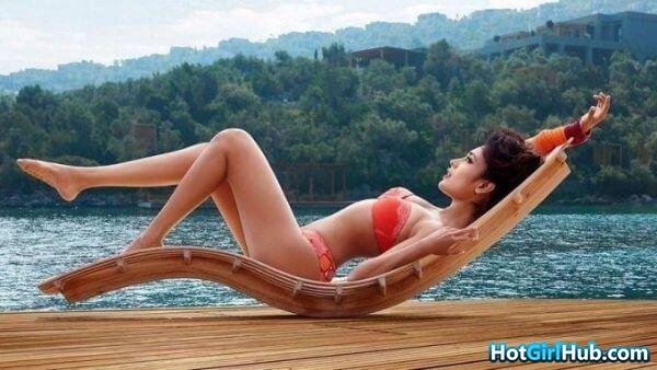 Sexy Sarah Jane Dias Hot Indian Actress Pics 9