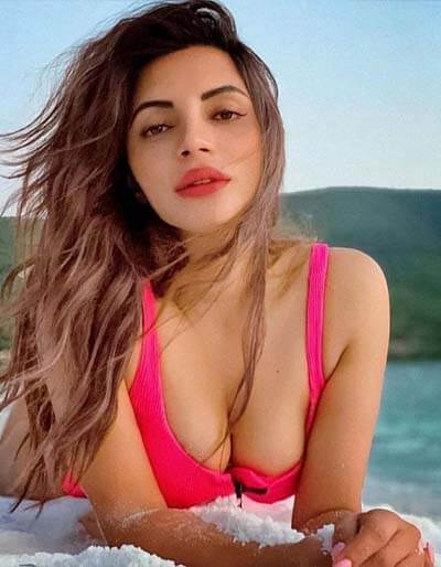 Sexy Shama Sikander Hot Indian TV Actress Pics 1
