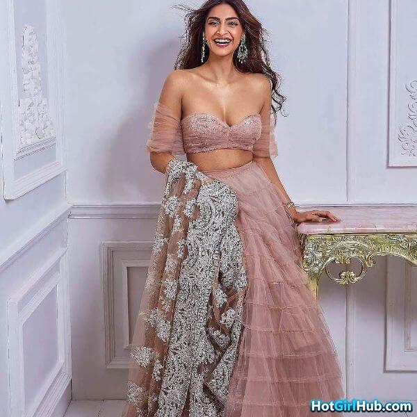 Sexy Sonam Kapoor Hot Bollywood Actress Pics 9