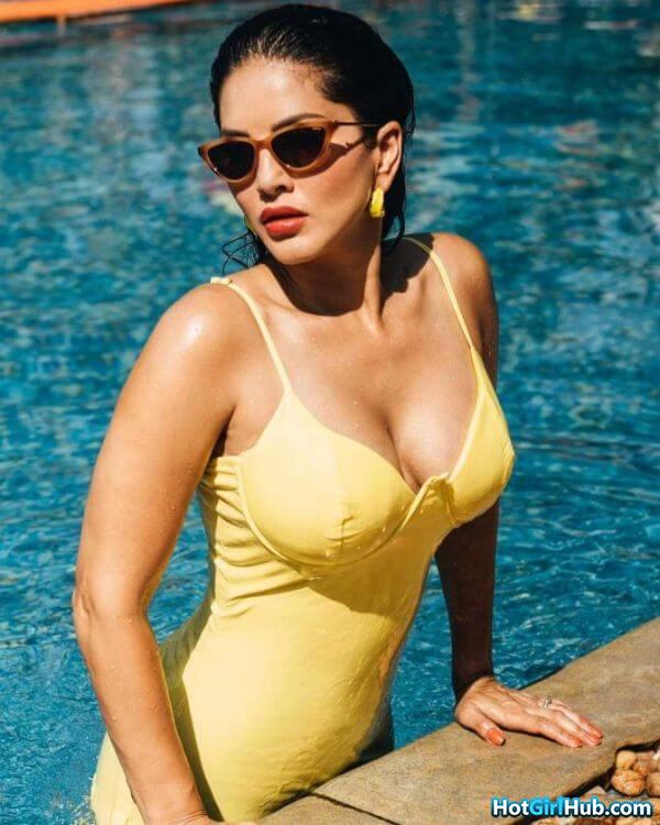 Sexy Sunny Leone Hot Bollywood Actress Pics 2021 11