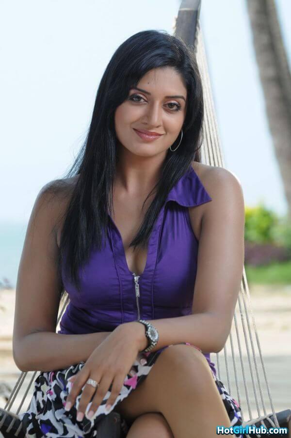 Sexy Vimala Raman Hot Telugu Actress Pics 10