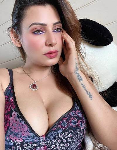 Cute Indian College Girls With Big Boobs 1