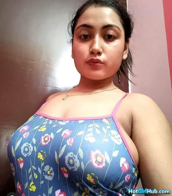 Hot Busty Indian Girls Showing Deep Cleavage 12