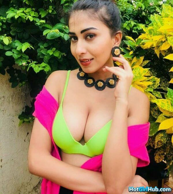 Hot Busty Indian Girls Showing Deep Cleavage 5