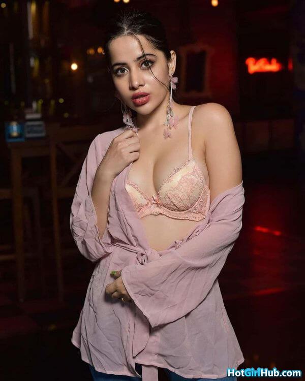 Sexy Big Tits Indian Girls 6