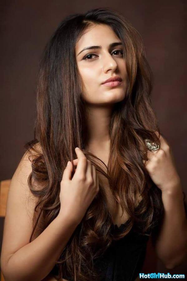 Sexy Fatima Sana Shaikh Hot Bollywood Actress Pics 11