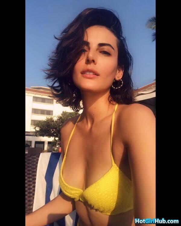 Sexy Mandana Karimi Hot Bollywood Actress Pics 3