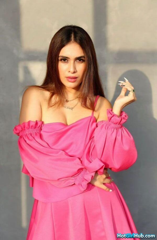 Sexy Neha Malik Hot Indian Actress Pics 8