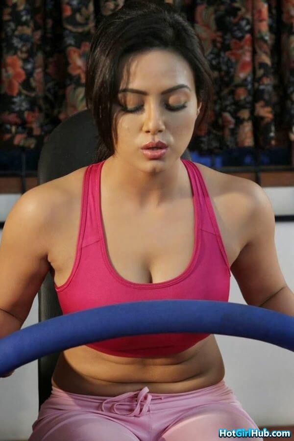 Sexy Sana Khan Hot Bollywood Actress Pics 2