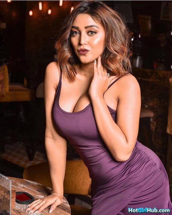 Cute Busty Indian Desi Girls Showing Big Tits 10