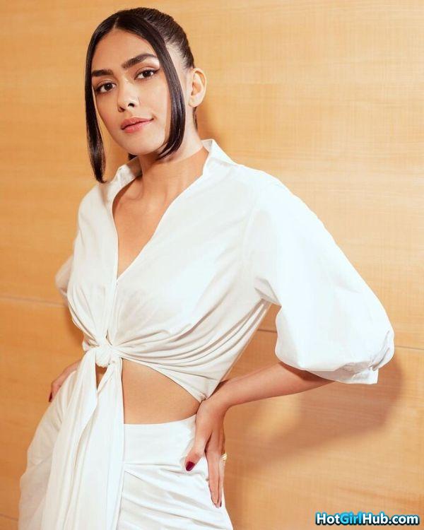 Sexy Mrunal Thakur Hot Indian Actress Pics 4
