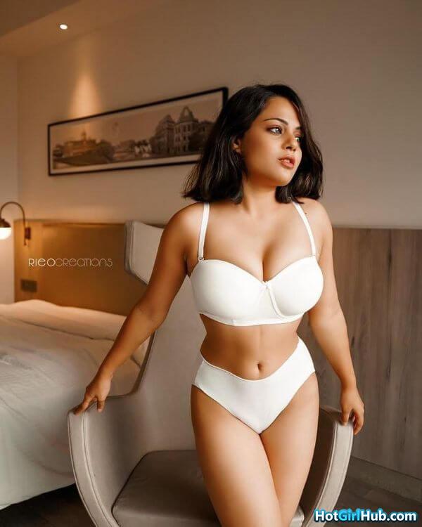 Beautiful Desi Indian Girls With Big Boobs 10