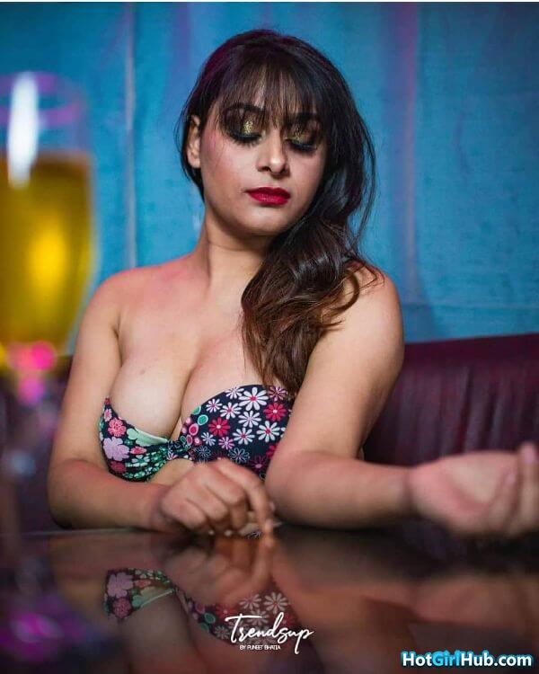 Beautiful Desi Indian Girls With Big Boobs 14