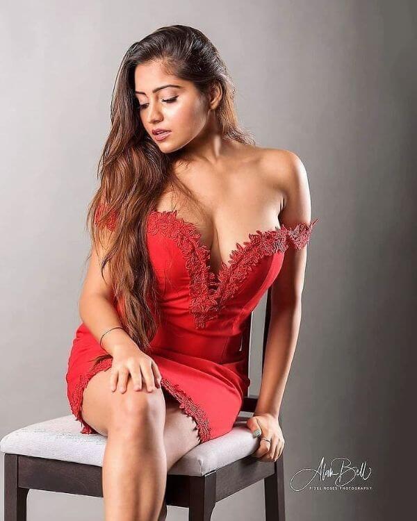 Cute Indian Desi Girls With Big Tits 13