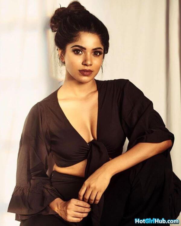 Sexy Divyabharathi Hot Tamil Actress Pics 4