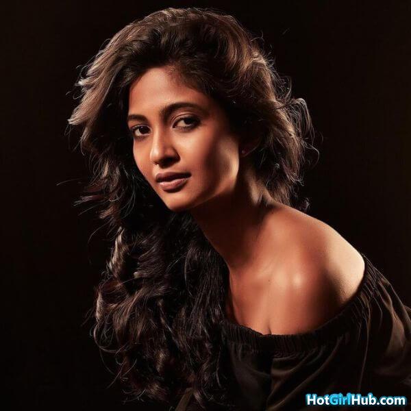 Sexy Keerthi Pandian Hot Indian Actress Pics 6