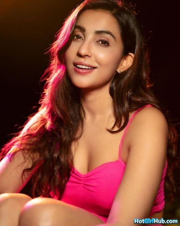 Sexy Parvati Nair Hot Indian Model and Actress Pics 12