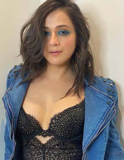 Sexy Priyal Gor Hot Indian Television Actress Pics 1