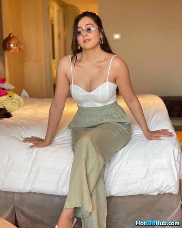 Sexy Priyal Gor Hot Indian Television Actress Pics 10