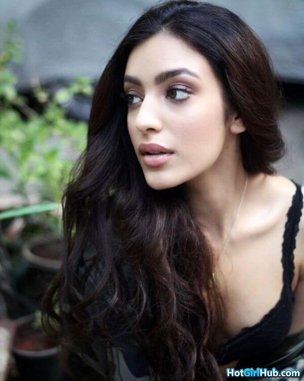 Sexy Sahher Bambba Hot Bollywood Actress Pics 10