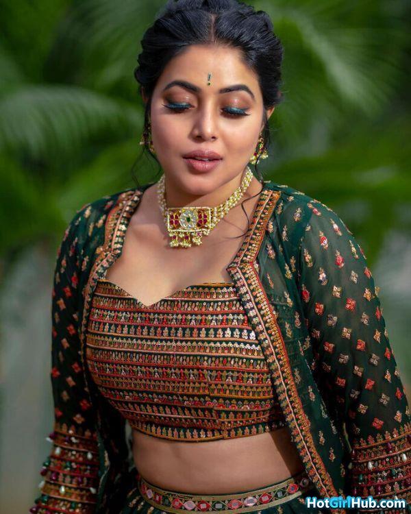 Sexy Shamna Kasim Hot South Indian Dancer and Model Poorna Pics 5