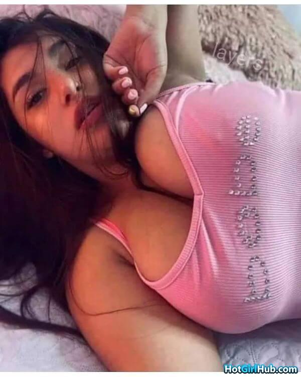 Super Hot Indian Girls Showing Big Boobs 15