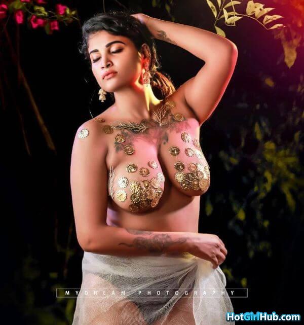 Hot Indian Desi Girls Showing Sexy Body 9