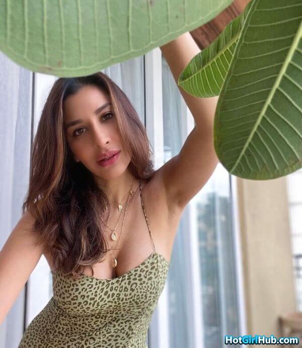 Sexy Sophie Choudry Hot Bollywood Actress Pics 15