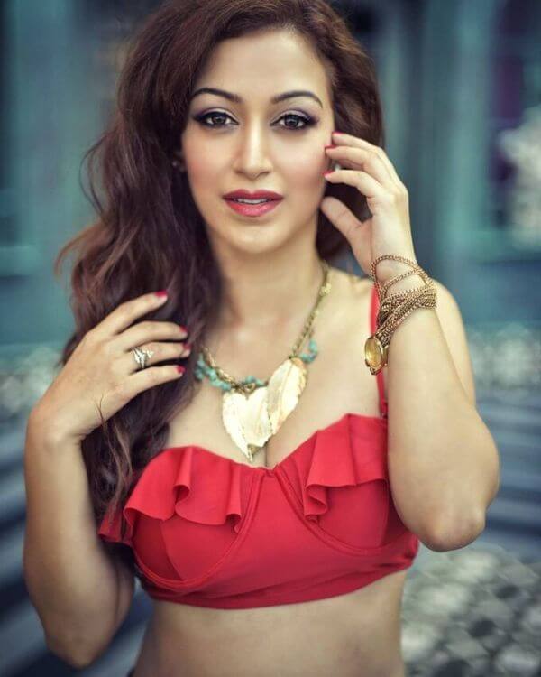 Sexy Sunayana Fozdar Hot Indian Television Actress Pics 3