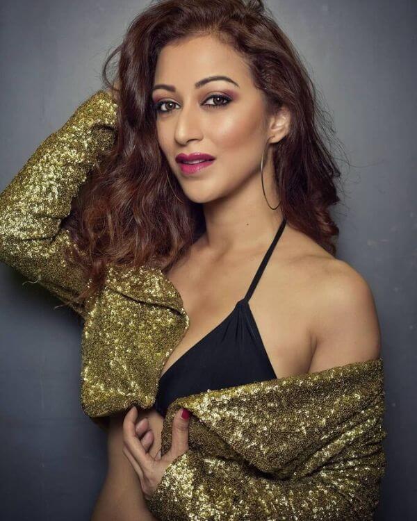 Sexy Sunayana Fozdar Hot Indian Television Actress Pics 5