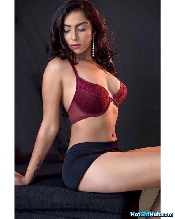 Beautiful Indian Teen Girls Showing Big Tits 4