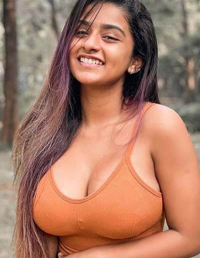 Cute Busty Indian Girls Showing Big Boobs 1