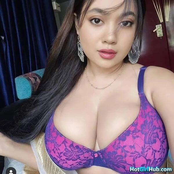 Cute Indian Teen Girls Showing Huge Boobs 12