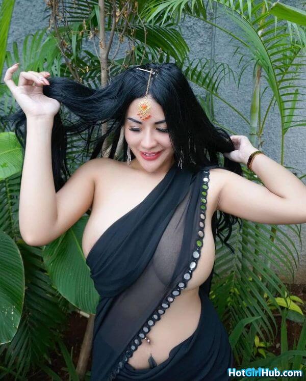 Hot Desi Girls Showing Big Tits 11