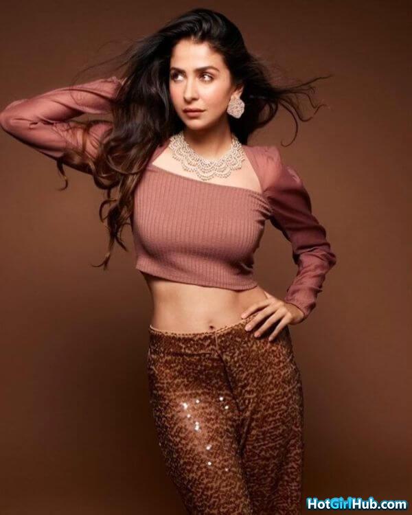 Sexy Malvika Raaj ​hot Hindi Film Actress Pics 14