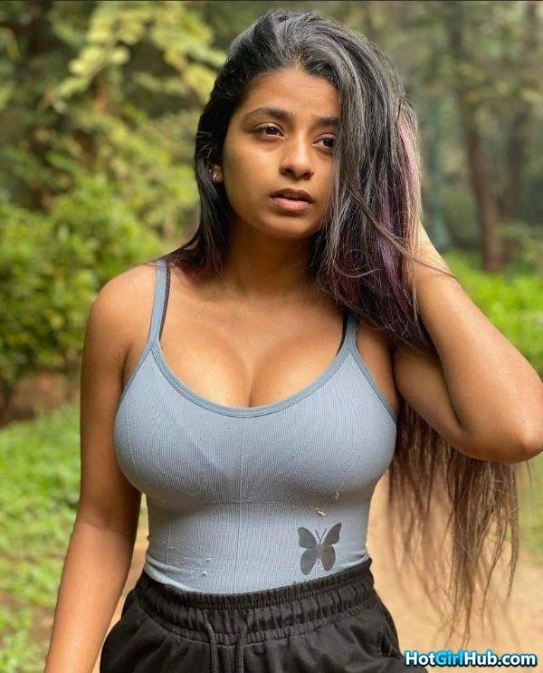 Beautiful Indian Girls Showing Big Tits 9