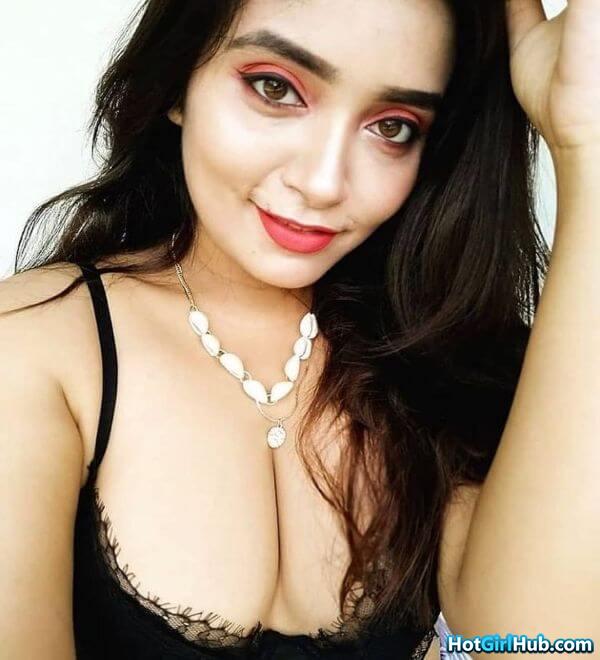 Sexy Desi Girls Showing Big Boobs 7