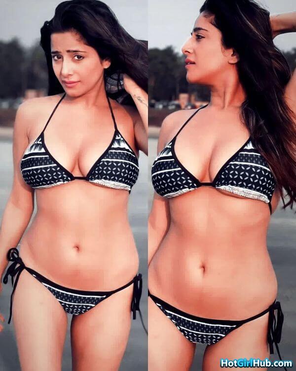 Sexy Desi Girls Showing Big Tits 2