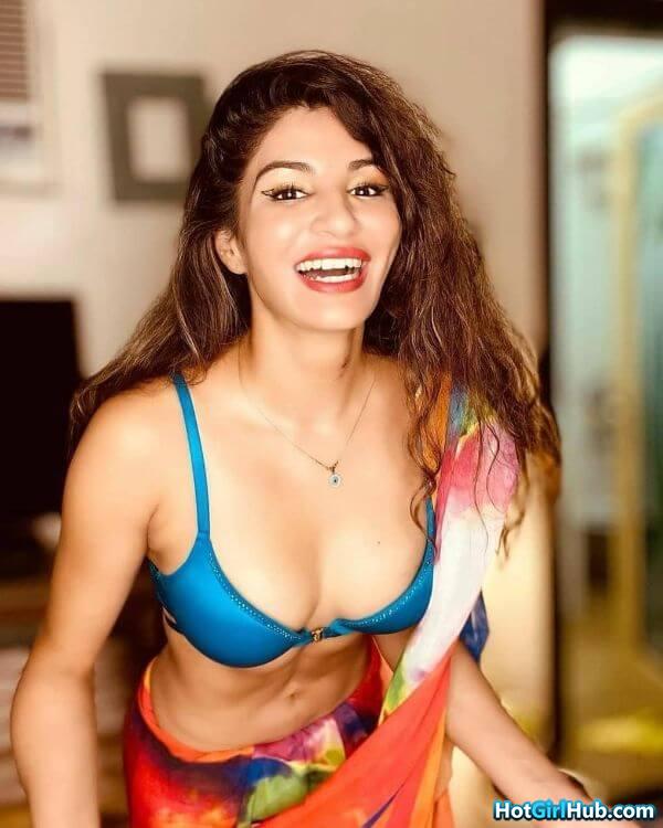 Sexy Indian Girls With Huge Boobs 2