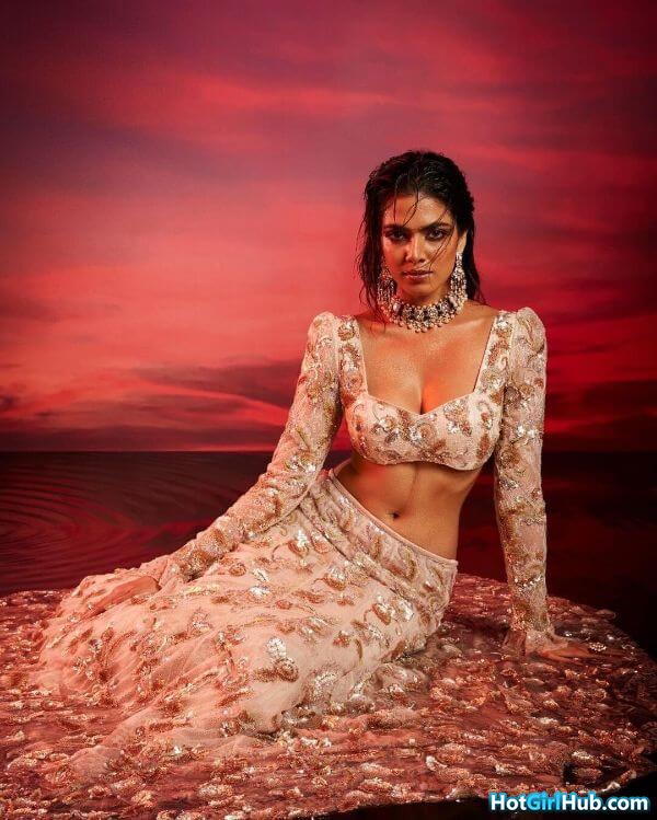 Sexy Malavika Mohanan ​hot Indian Actress Pics 8