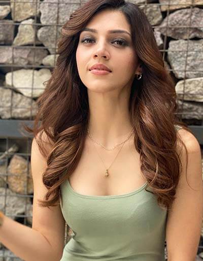 Sexy Mehreen Kaur ​hot Tamil Actress Pics 1