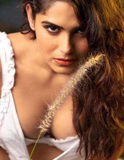 Sexy Naina Ganguly ​hot Indian Actress Pics 1
