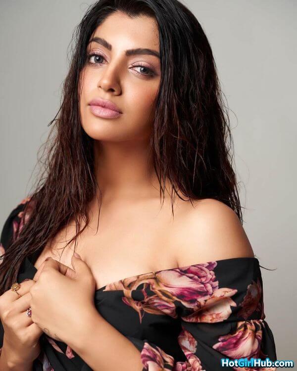 Sexy Akanksha Puri ​hot Hindi TV Actress Pics 12