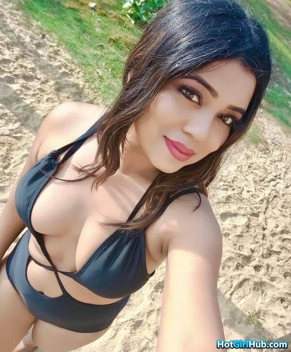 Sexy Desi Indian Girls With Hot Body 11