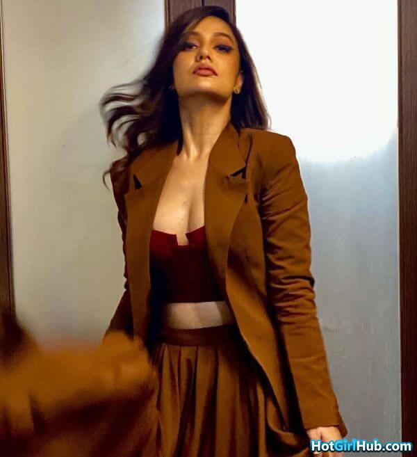Sexy Divya Agarwal ​hot Indian Television Actress Pics 11