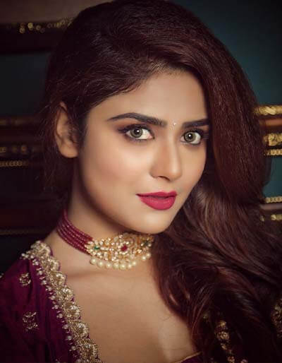 Sexy Priyanka Sharma ​hot Indian Actress Pics 1