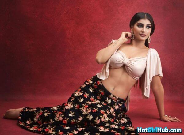 Sexy Yashika Aannand ​hot Indian Actress Pics 12