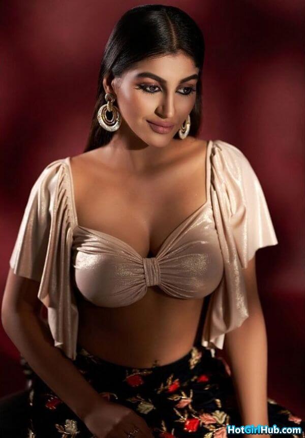 Sexy Yashika Aannand ​hot Indian Actress Pics 8