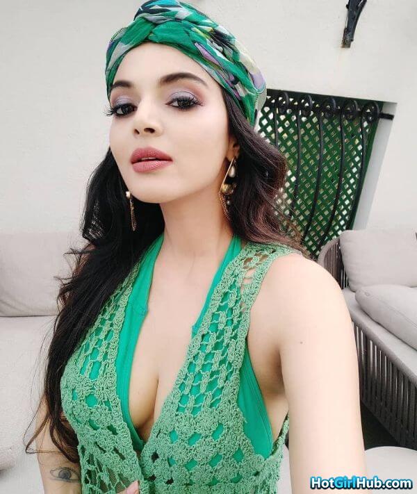 Beautiful Busty Indian Girls Showing Deep Cleavage 7