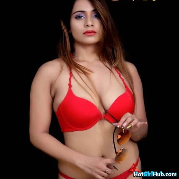Beautiful Indian Girls Showing Huge Boobs 11